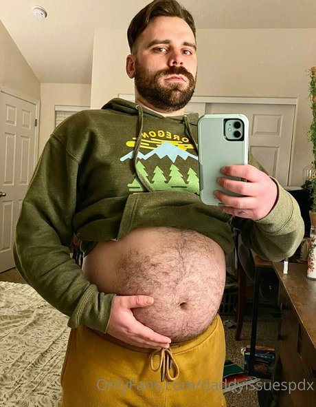 daddyissuespdx star exclusive picture