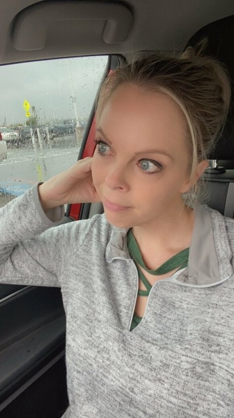 realskygray hot model photos