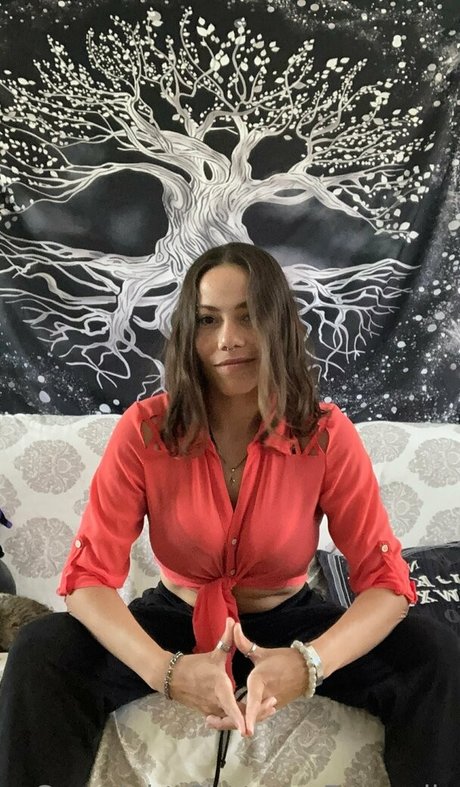 chateau ferngully pretty model image