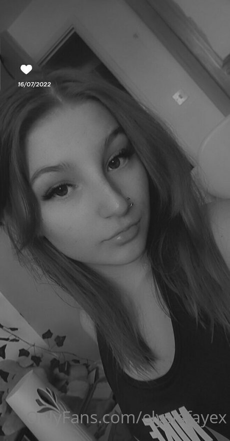 elysiafayex model nude photo