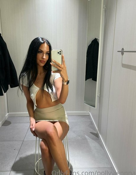 pollyviennna top model image