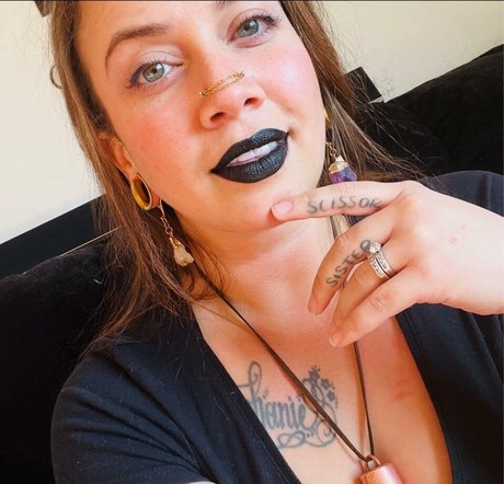 Goddess Dystopia Profile photo