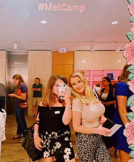 Taylor Z top actress gallery