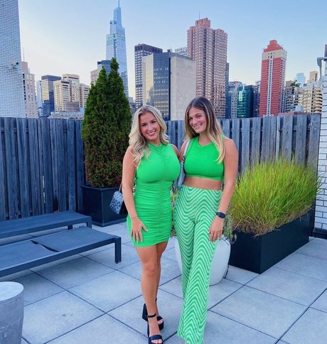 Taylor Z nice actress photos