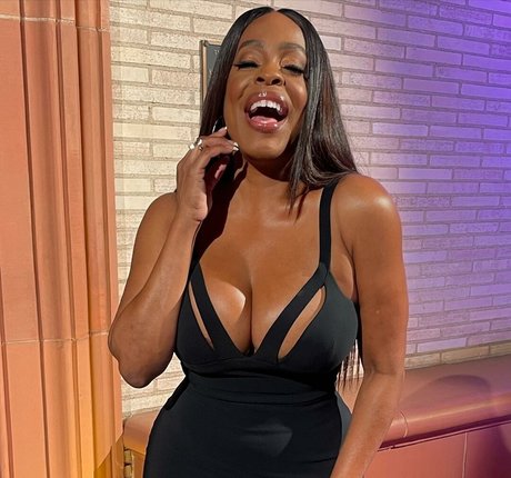 Niecy Nash sex model galleries