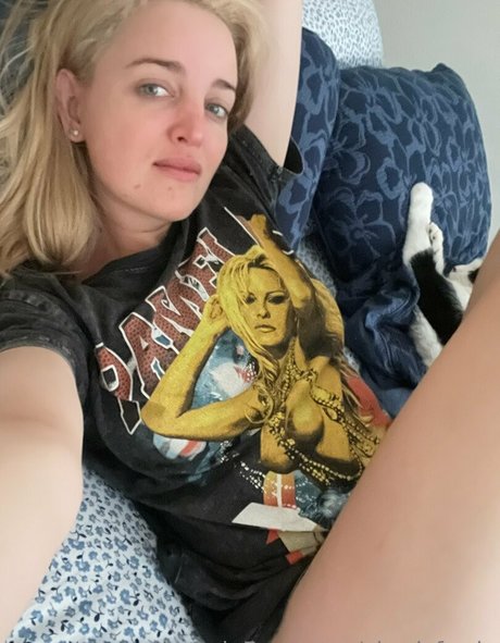 charlsforde model porn pic