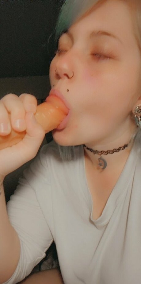 nikkimonstrosity adult model photos