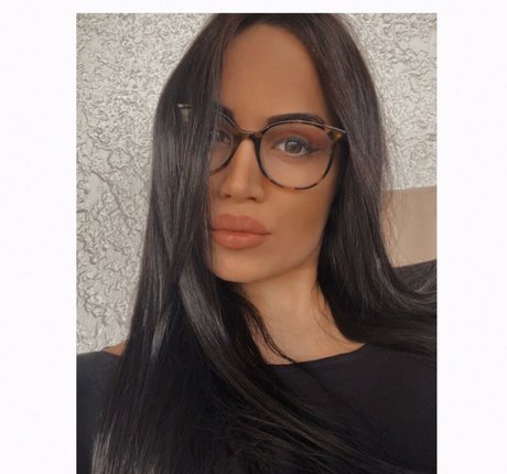 dhmhtra katee nice actress image