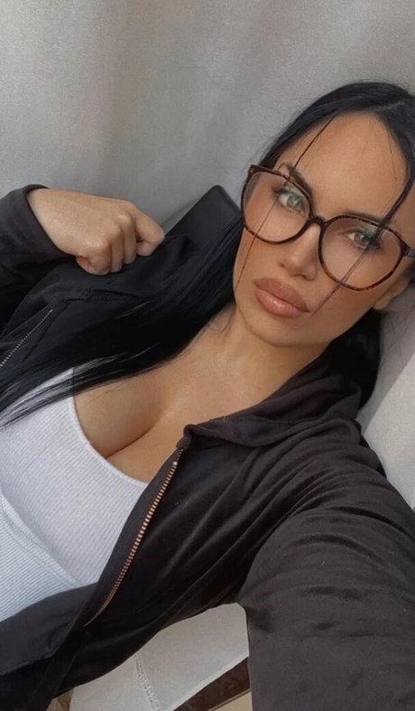 dhmhtra katee pretty pornstar photo