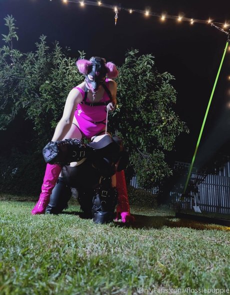 flossiepuppie model high quality photos