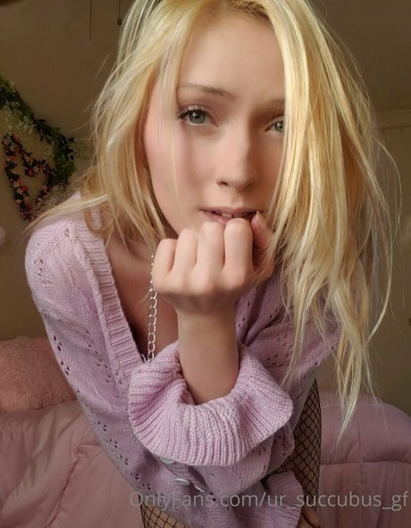 small tits asian onlyfans hot nude pic