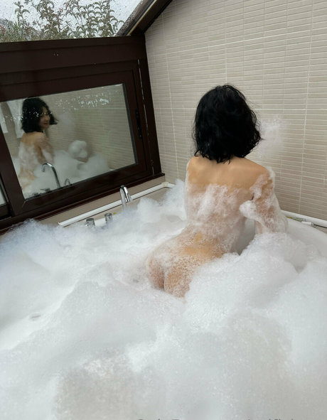 selfishara naked star images