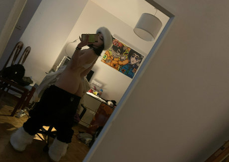 selfishara naked pornstar photo