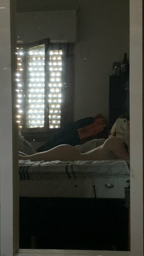 sofiasemine pornographic model picture