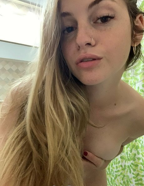 sofiasemine model naked galleries