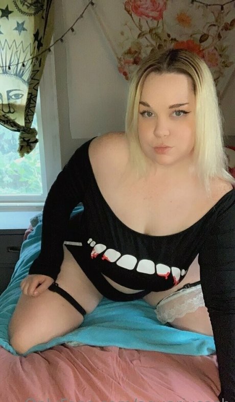 aquariusash art actress picture