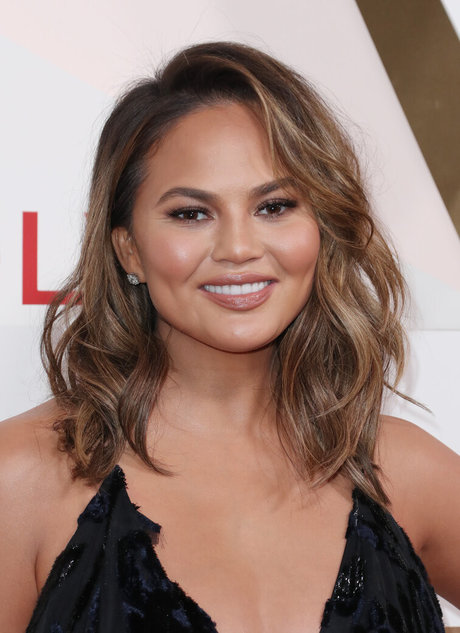 Chrissy Teigen high quality model photos