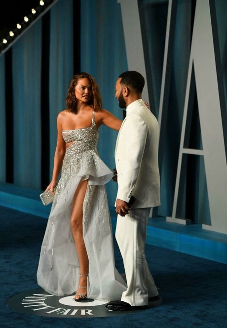 Chrissy Teigen star high quality gallery