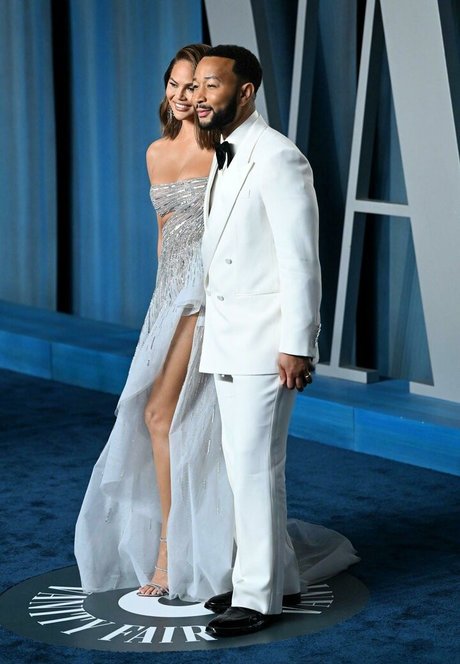 Chrissy Teigen pornographic star pictures