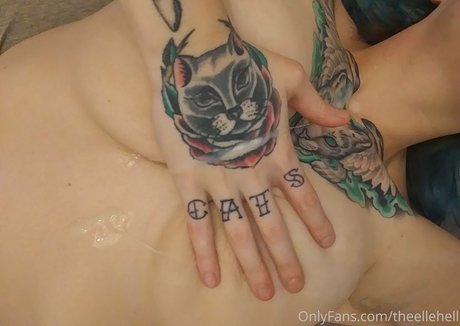 petite asian onlyfans nudes photo