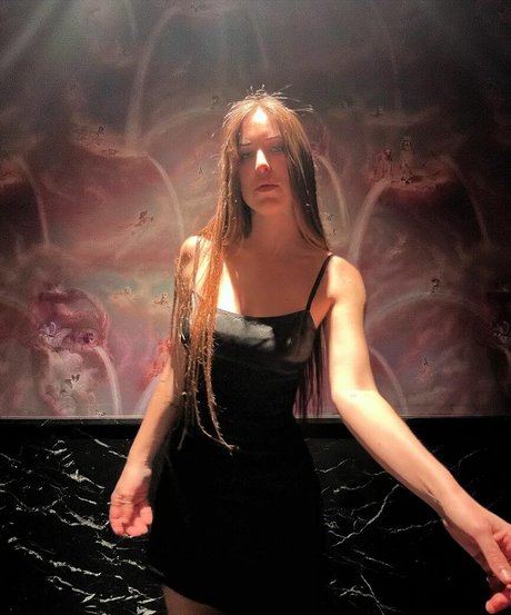 Scout Willis model pretty gallery