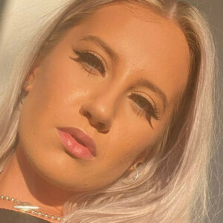 Pleasing Poppy xxx model galleries