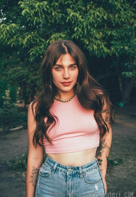 Valeri Catwoman model hot galleries