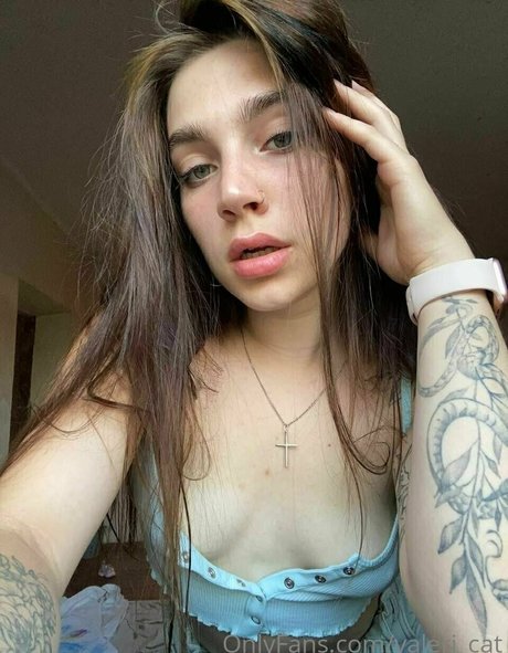 Valeri Catwoman model free image