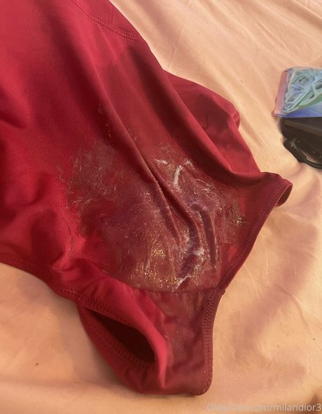 milandior3 nudes model image