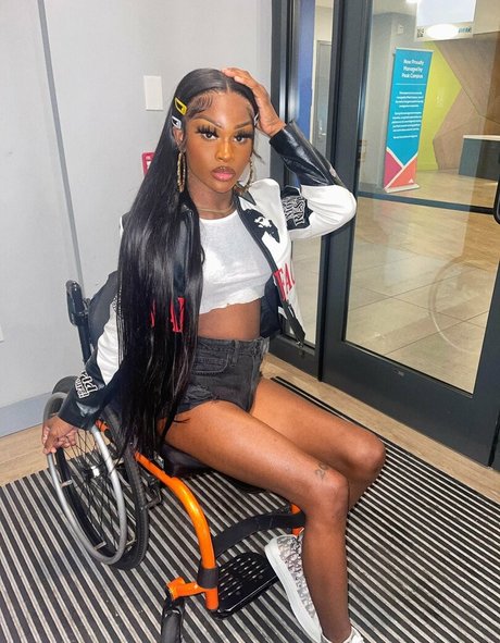 milandior3 art actress img