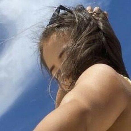 Lillie Hawkes model pretty img