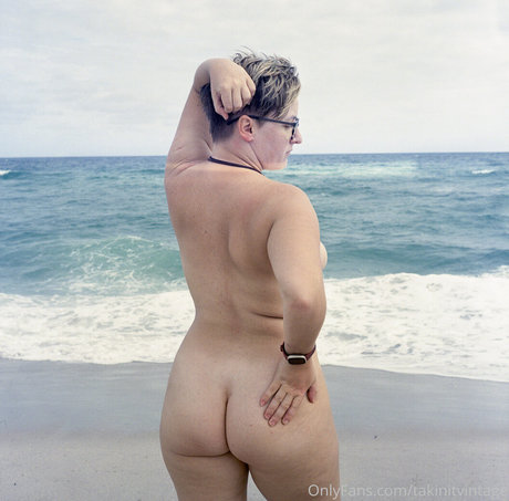 takinitvintage erotic model archive