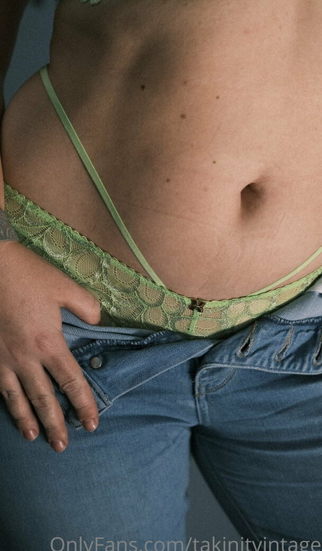 takinitvintage art star img