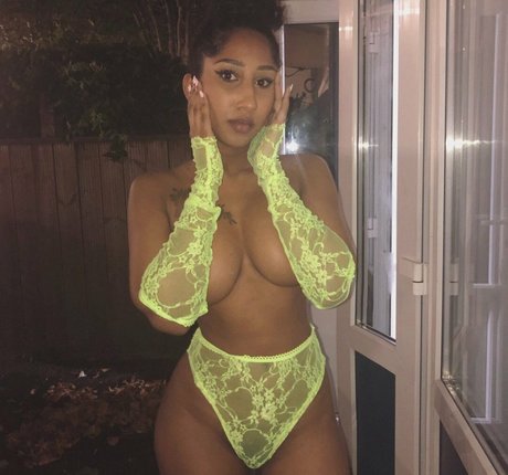 SannaTwinkle pornstar pretty image