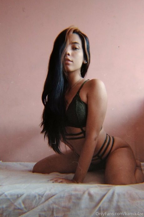kamik4ze sexy actress img
