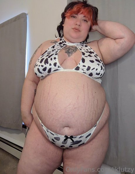 iklutzy nudes actress pics