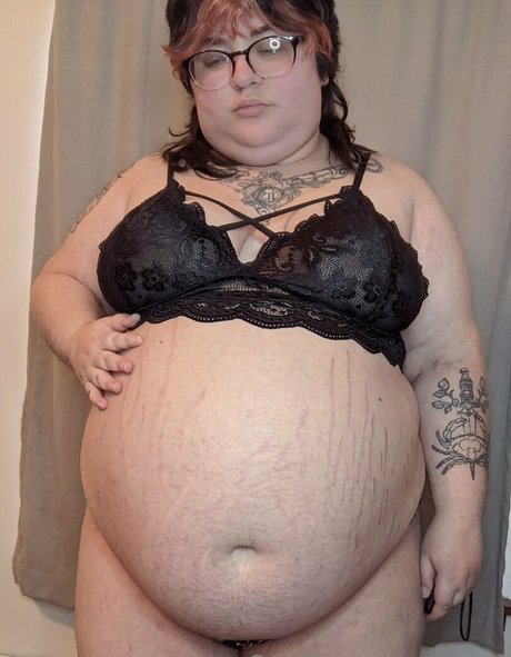 iklutzy nudes actress archive