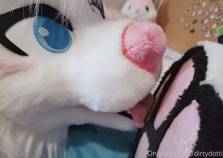 dirtydotti model nude picture