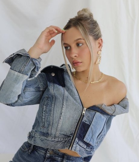 Natasha Bure model xxx photo