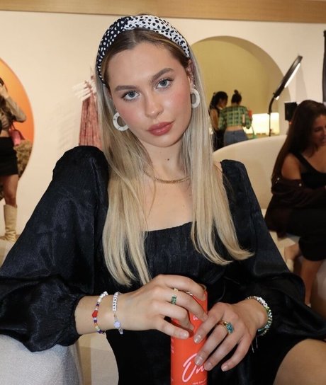 thick teen onlyfans hot nude pic