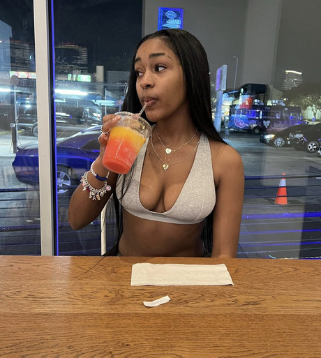 Kelsei Queen model high quality image