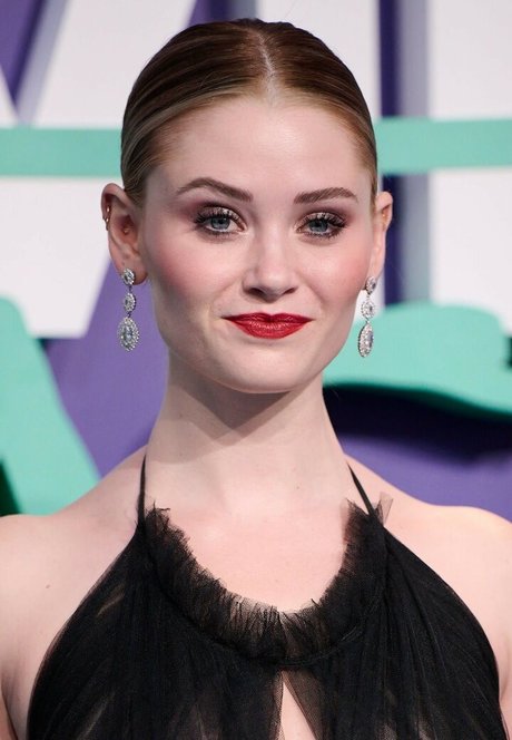 blonde kitty onlyfans pornographic image