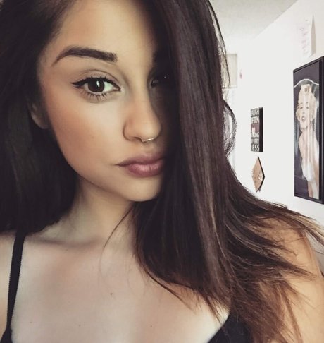 glamour onlyfans naked image