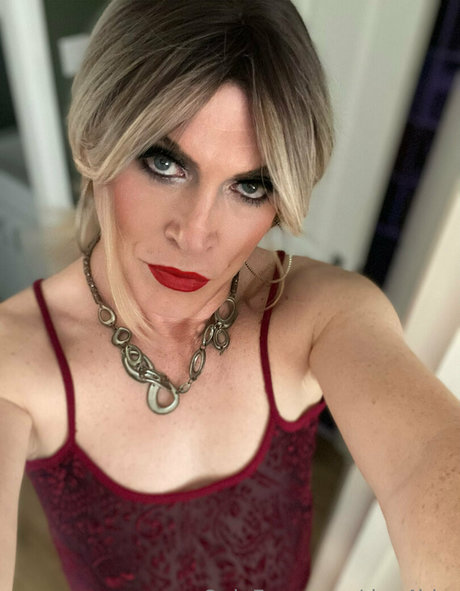 dee4bbc art actress photos