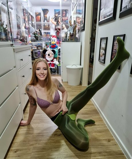 joliesworld model perfect img