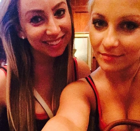 hands onlyfans xxx images