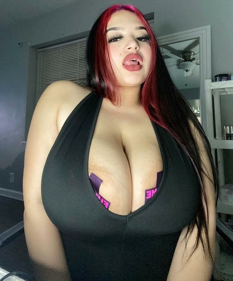 Dezerai Angel erotic model pics