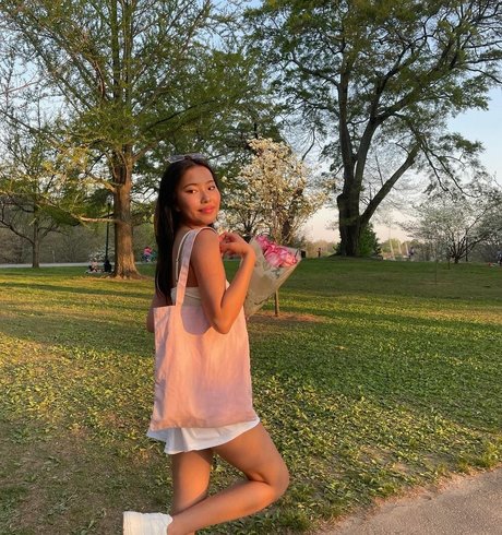 Marissa Ren pornstar nudes pics