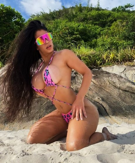 Linda De Morrer model hot pics