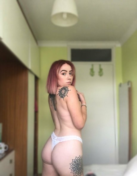 Tia Harmony nice model picture